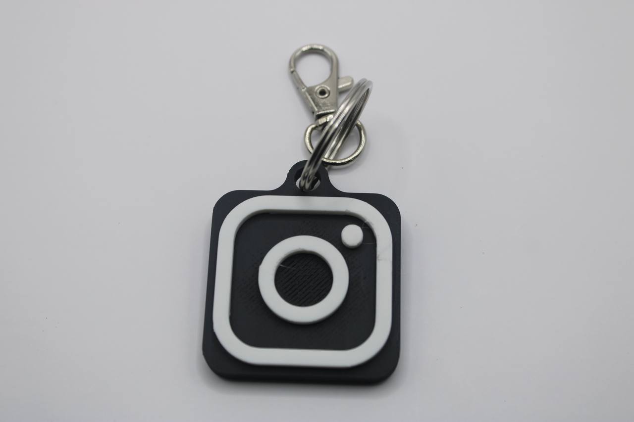 Llavero NFC con logotipo de Instagram